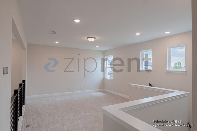 Building Photo - 2970 Eleanor Dr