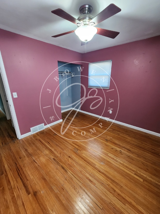 Building Photo - Adorable 3 bed 1 bath with spacious basement