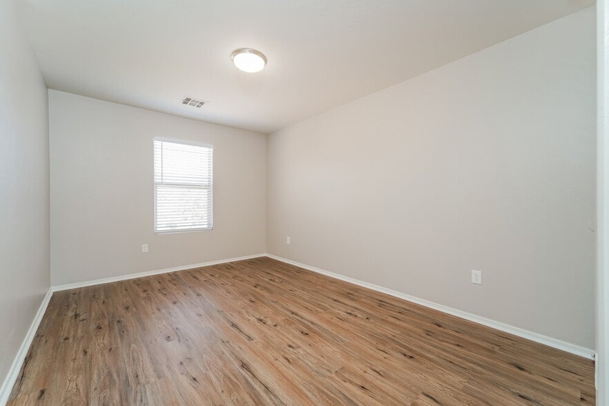 Building Photo - 2838 S Benton Cir