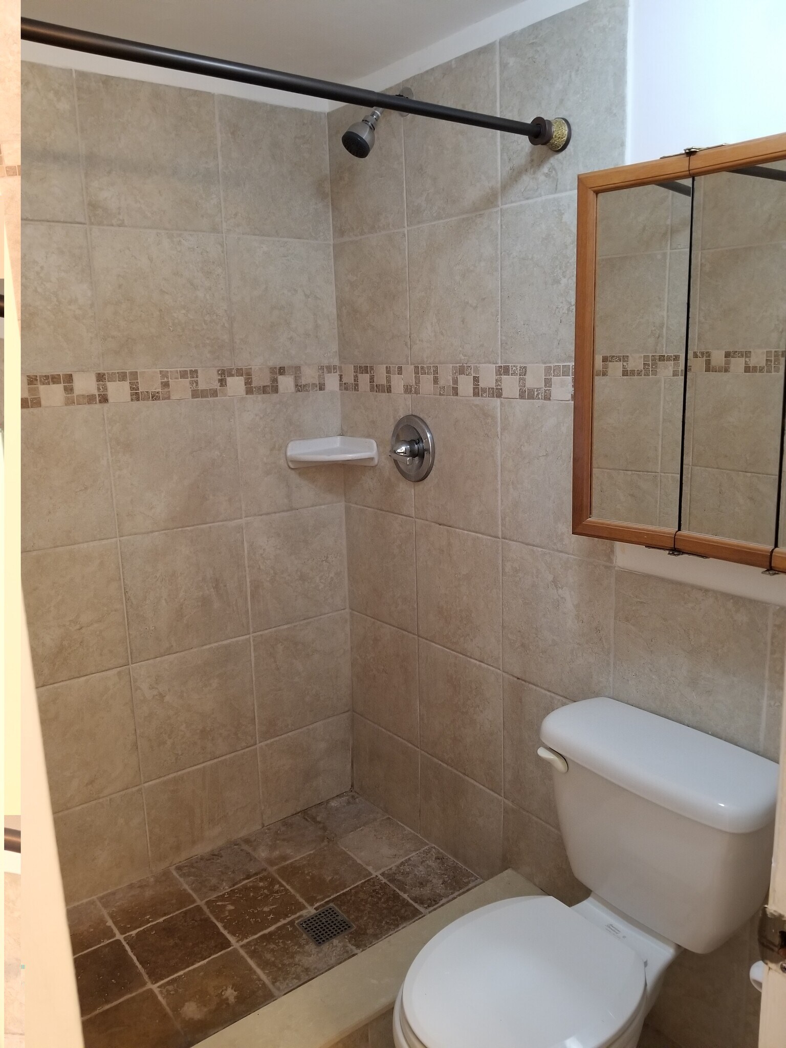 Building Photo - 430 Commodore Dr