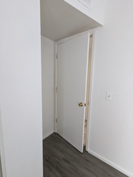 Building Photo - 1866 S Monterey Dr