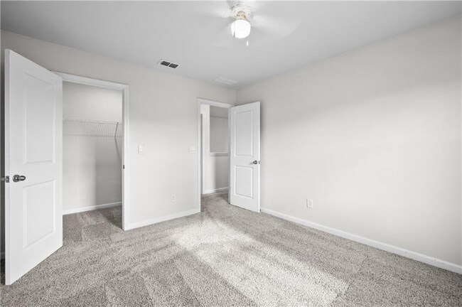 Building Photo - 5947 Green Ash Ct