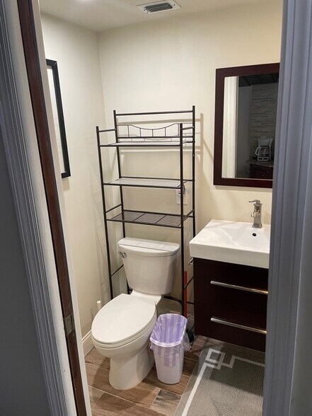 Building Photo - 200 Ipswich St