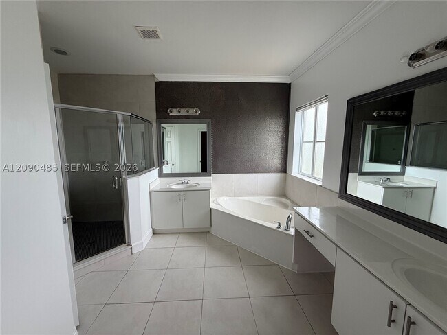 Building Photo - 7140 SW 166th Pl