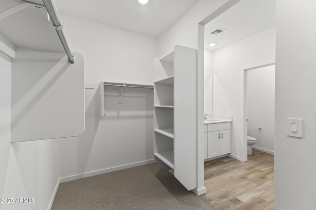 Building Photo - 15849 W Gray Fox Trl