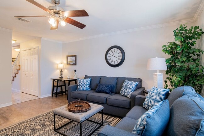 Building Photo - Conveniently Located Furnished Townhome in...