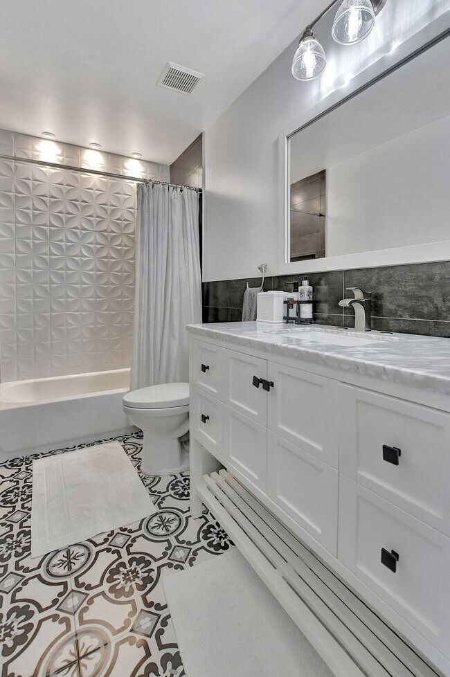Building Photo - 5469 Grand Park Pl