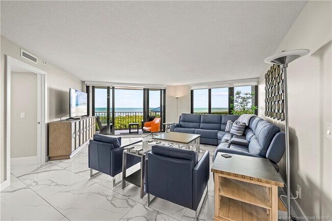 Building Photo - 9650 S Ocean Dr