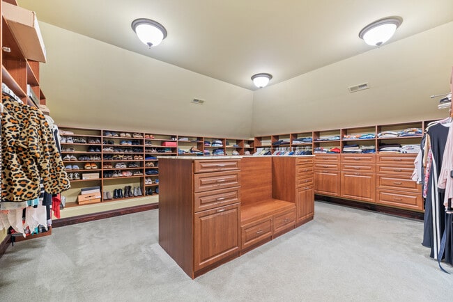 Building Photo - 493 Hazel Ave