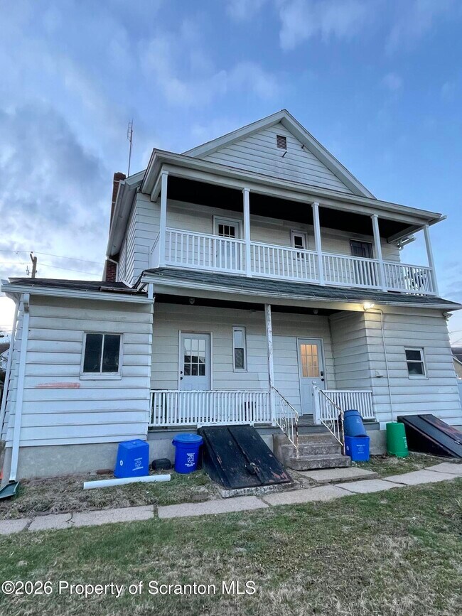 Building Photo - 1064 Lincoln St