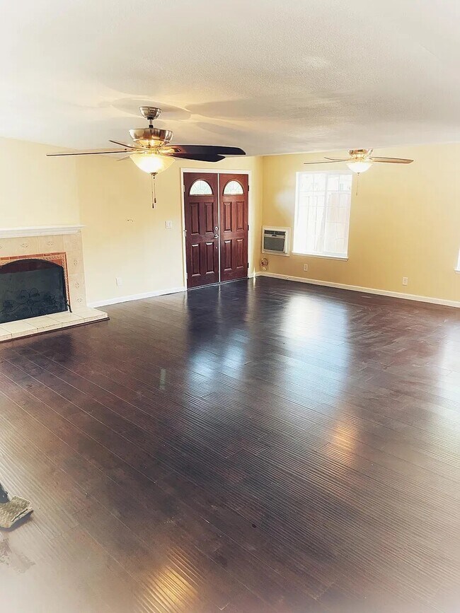 Building Photo - 664 Hamilton Ln