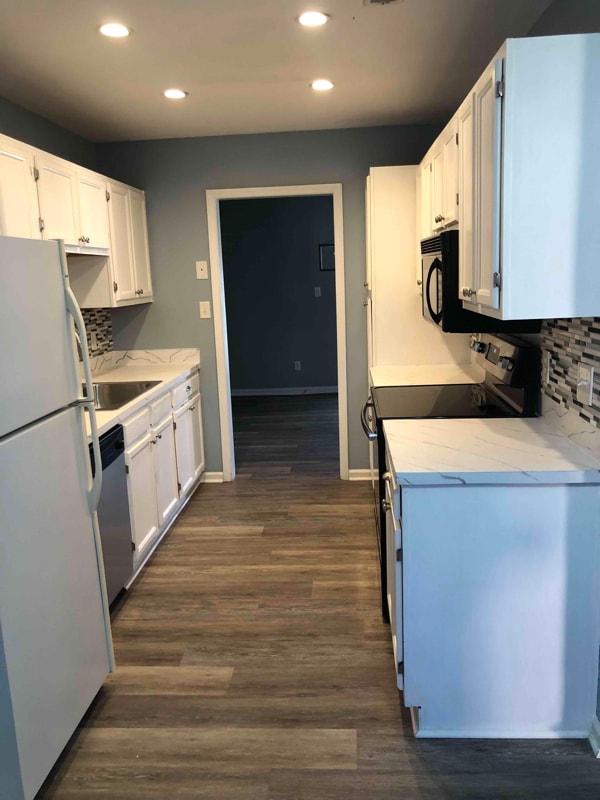 Building Photo - 9105 Kings Canyon Dr