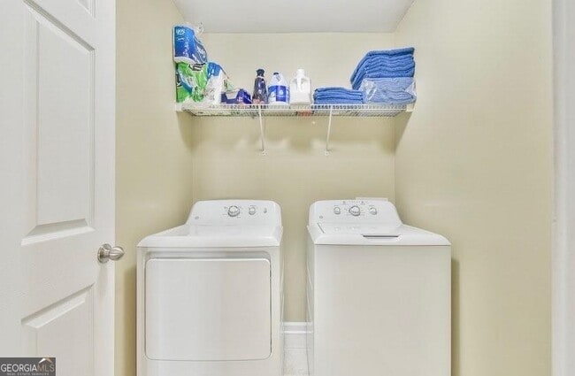 Building Photo - 6174 Indian Wood Cir