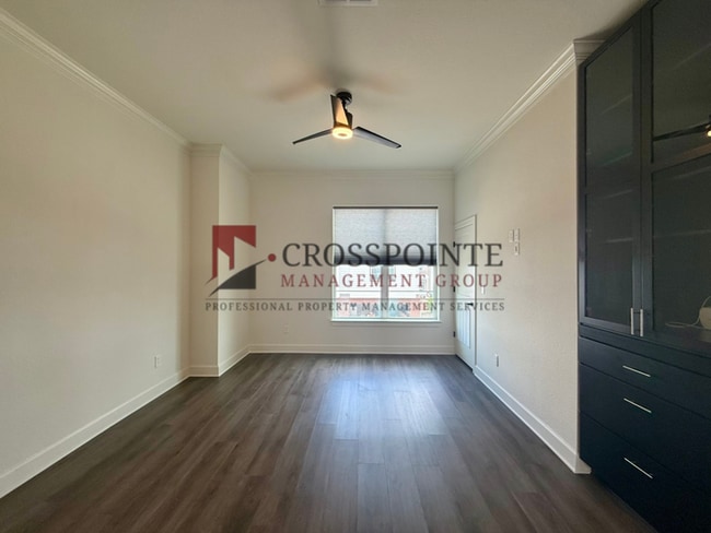 Building Photo - Tour Today! Stunning 3 Bedroom, 3.5 Bath Townhome!