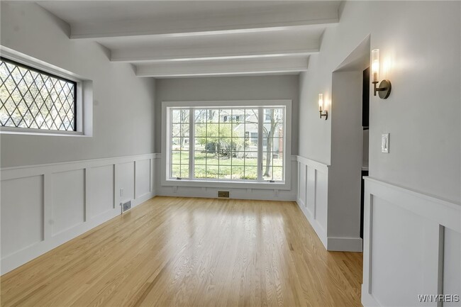 Building Photo - 305 Girard Ave