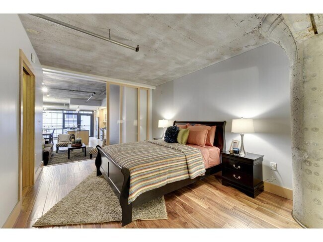 Building Photo - 525 N 3rd St