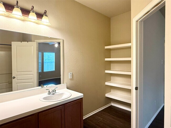 Building Photo - 6707 Enchanted Crest Dr