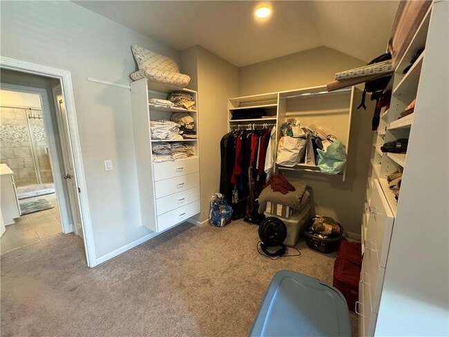 Building Photo - 512 Edgewater Dr