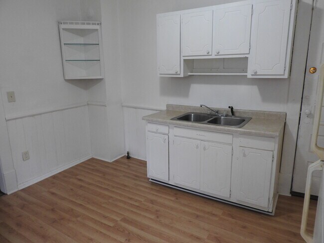 Building Photo - 310 Gold Ave NW