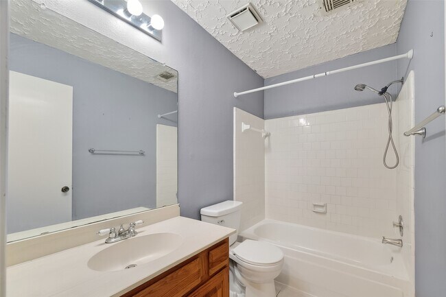 Building Photo - 319 Richvale Ln