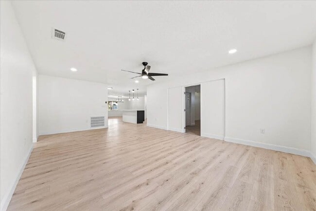 Building Photo - Stunning Newly Rehabbed Single-Family Home — Modern Design • Near Beach, Shopping & Dining!