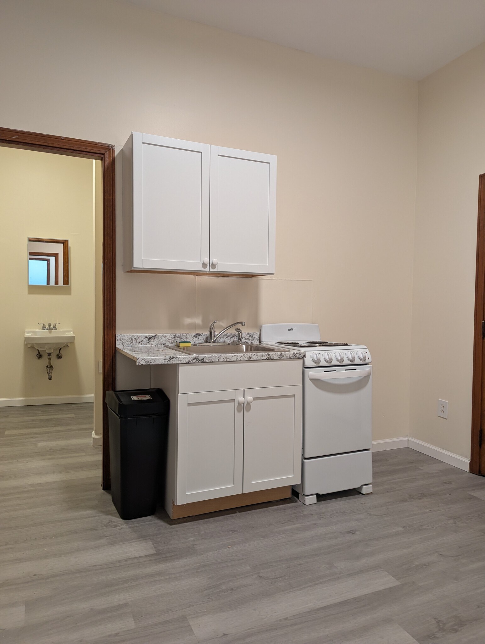 Building Photo - 12 Miles St