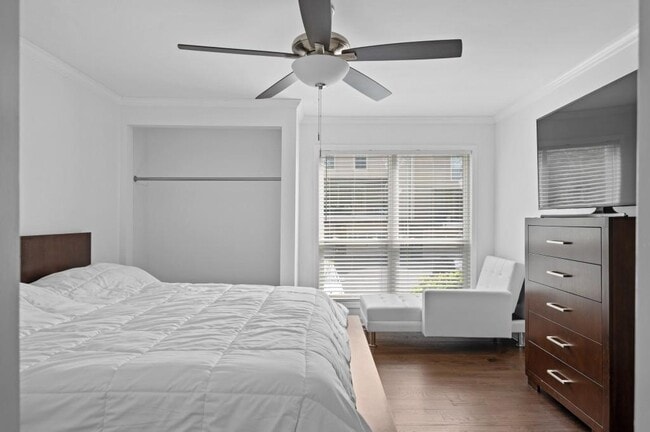 Building Photo - 1744 Woodcliff Pl NE