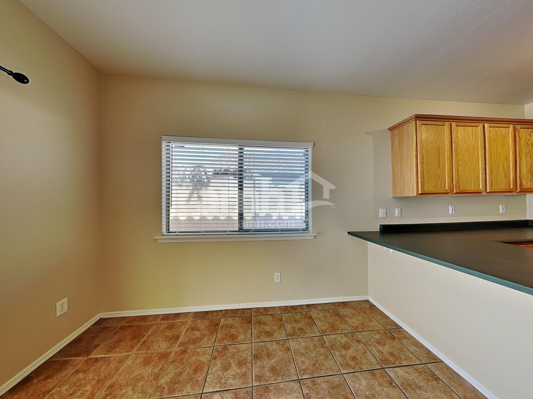 Building Photo - 11852 W Cambridge Ave