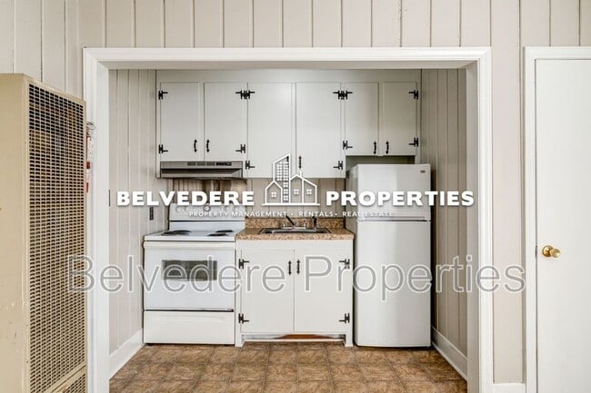 Building Photo - 215 McIver St