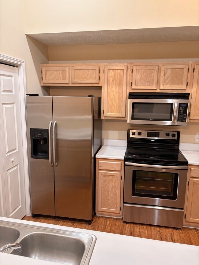 Building Photo - 10756 Central Ave