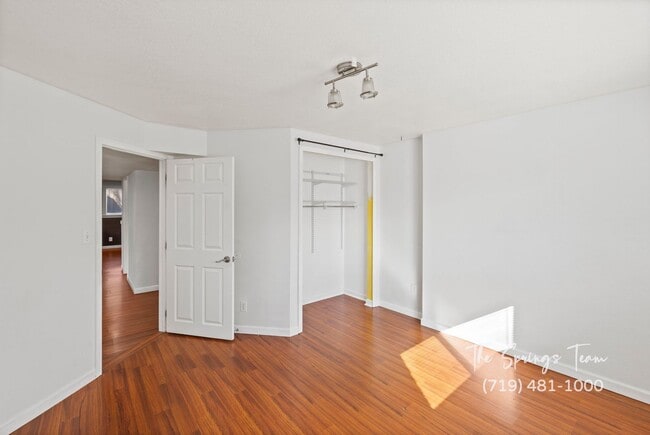 Building Photo - CHARMING 5BD/3BA NEAR FT CARSON - Deposit Waiver Available