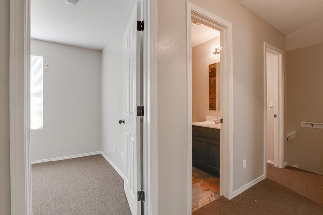 Building Photo - 512 Center Way