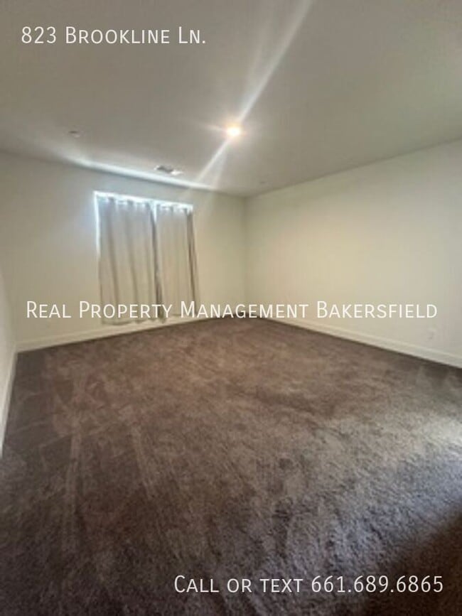 Building Photo - 823 Brookline Ln