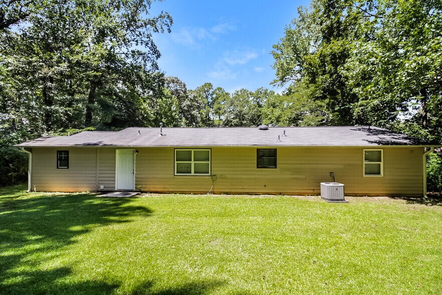 Building Photo - 2607 Foxwood Pl