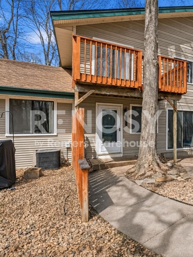 Building Photo - 2775 Upland Ct