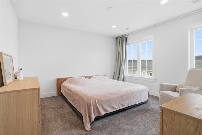 Building Photo - 4009 Cottage Wy