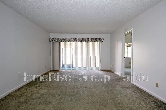 Building Photo - 17 High Point Cir N