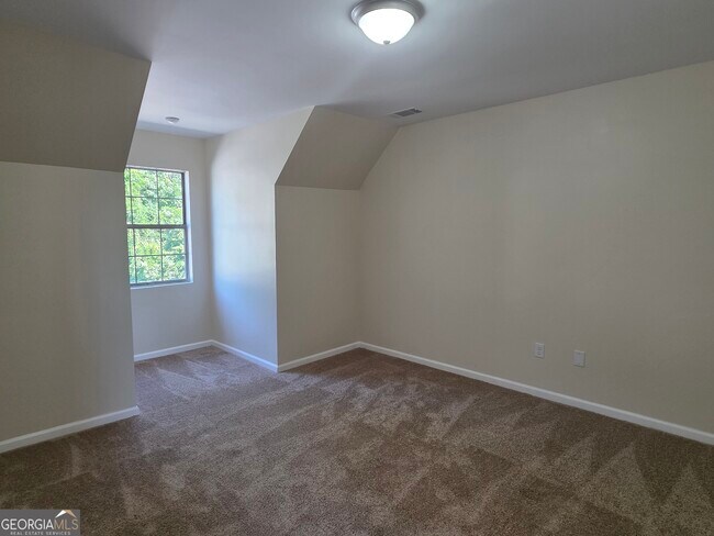 Building Photo - 113 Towne Pk E Dr
