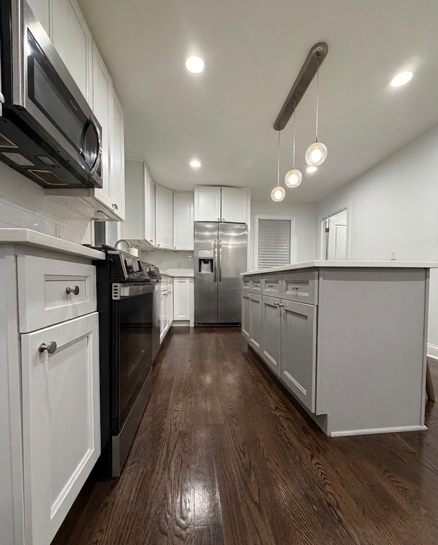 Building Photo - 61 Chestnut St