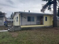 Building Photo - Spacious 2 BR/ 1BA Spokane Valley Home