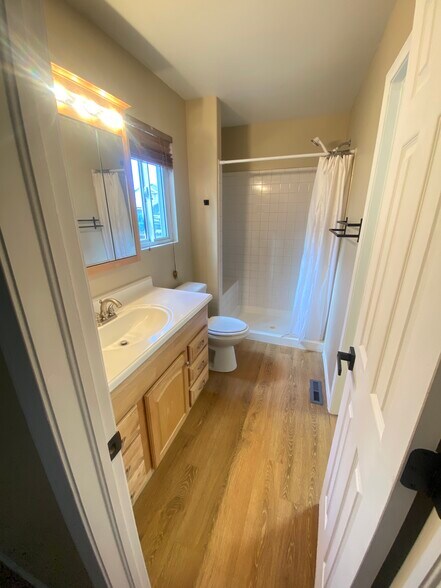 Building Photo - 1223 Gumwood Dr