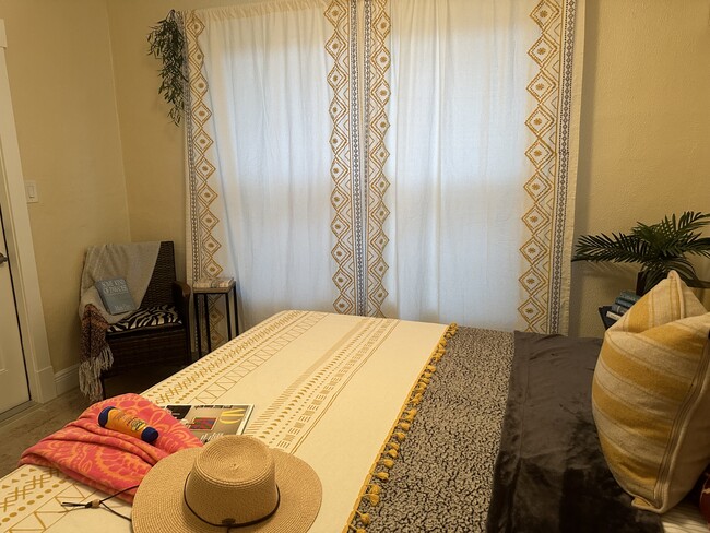 Building Photo - 112 Parker Dr