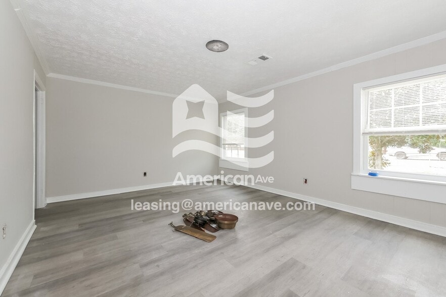 Building Photo - 912 54th St