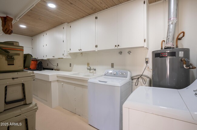 Building Photo - 1307 N 71st St