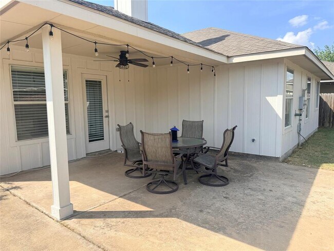 Building Photo - 428 River Crossing Trail