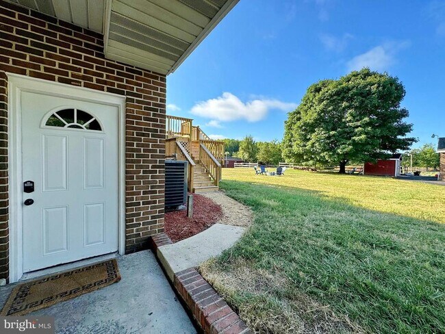 Building Photo - 8530 Wedding Dr