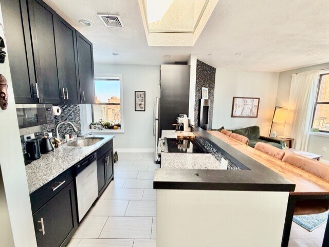 Building Photo - 173 North St