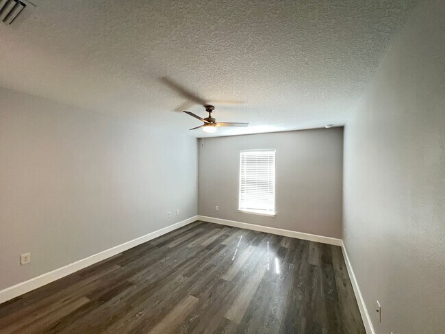 Building Photo - 3 BD/2BA Home in Dunnellon!