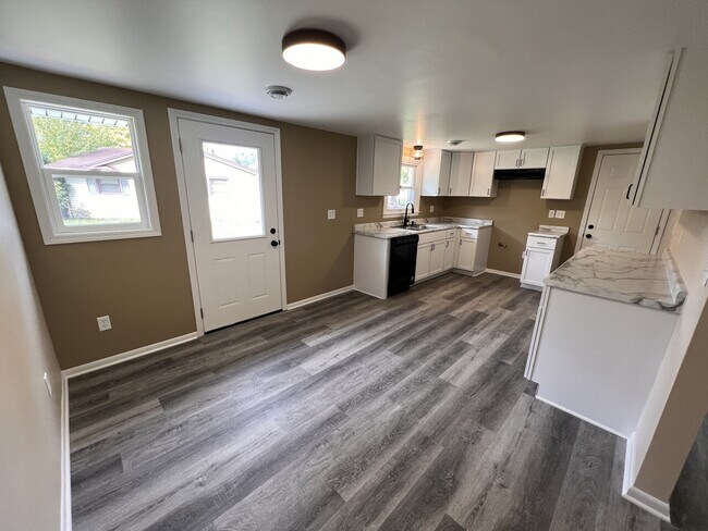 Building Photo - Roland Single Family