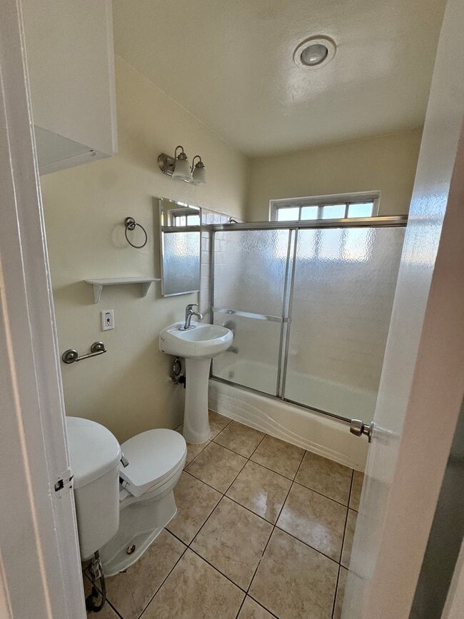 Building Photo - 1 BDRM, 1 BA WITH PARKING SPACE - *ASK ABOUT OUR MOVE IN SPECIAL!